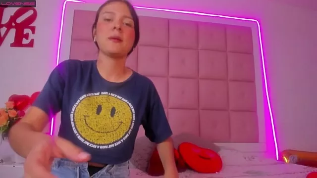 Browse the biggest Cam sluts masturbate rooms collection